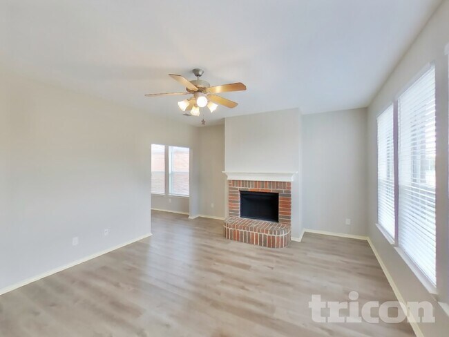 Building Photo - 925 Buffalo Springs Dr