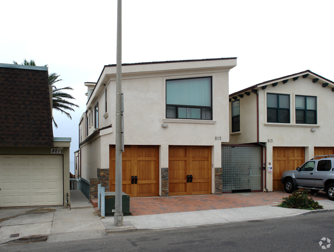 Building Photo - 815 S Pacific St