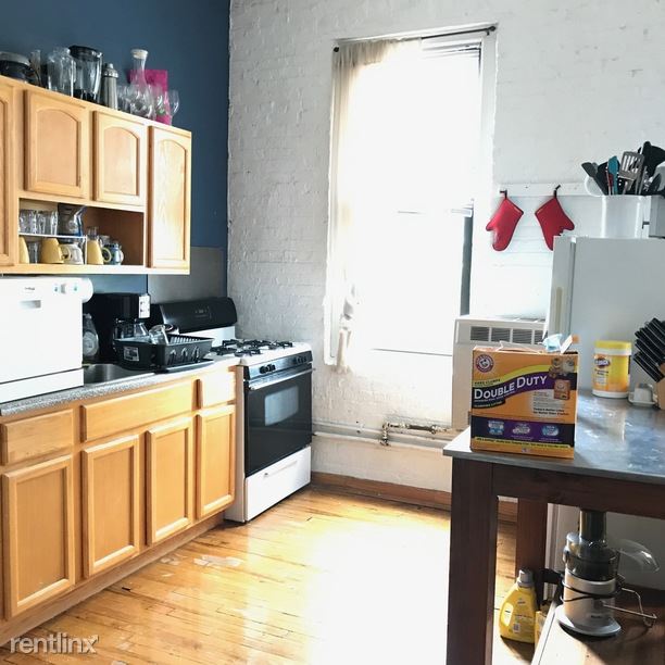 Primary Photo - 1670 Gates Ave