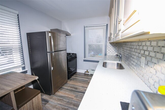 Building Photo - 55 Nieman Ave