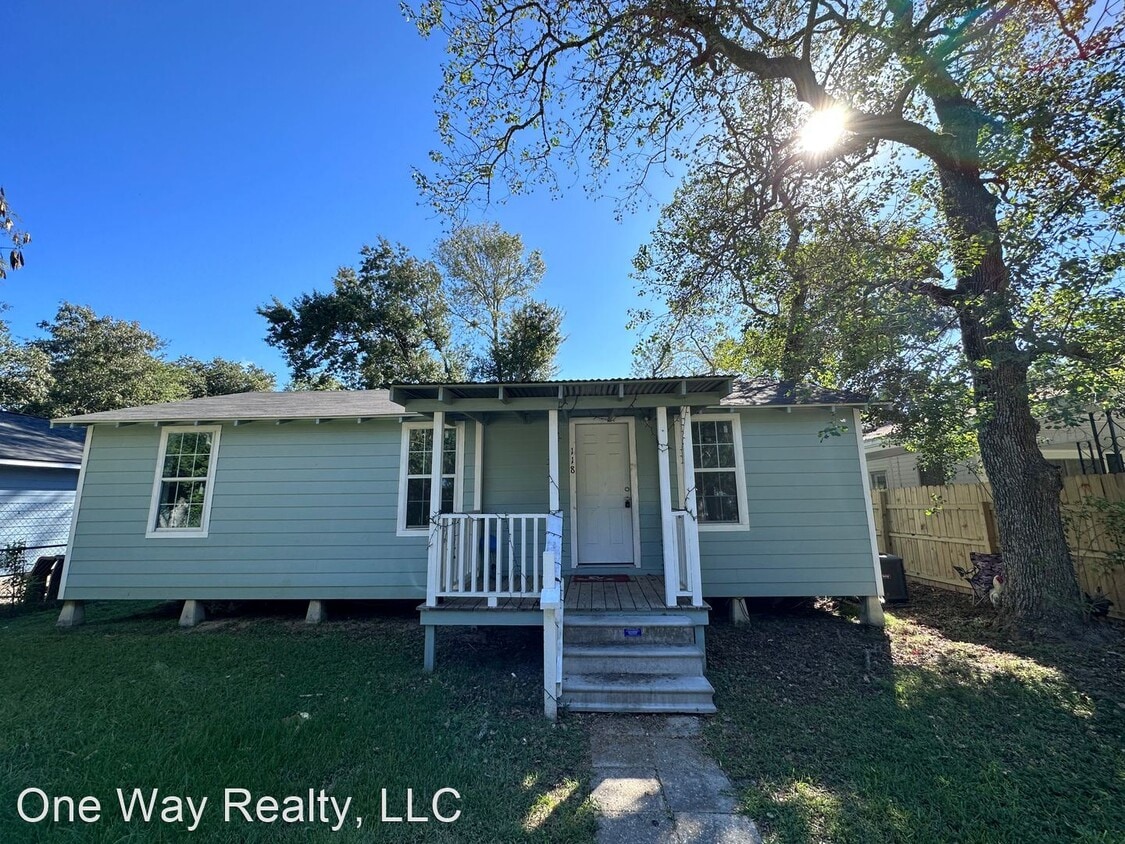 Primary Photo - 3 br, 1 bath House - 118 N 11th st