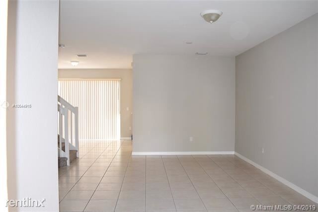 Foto del edificio - 3 br, 2.5 bath Townhome - KENDALL BREEZE