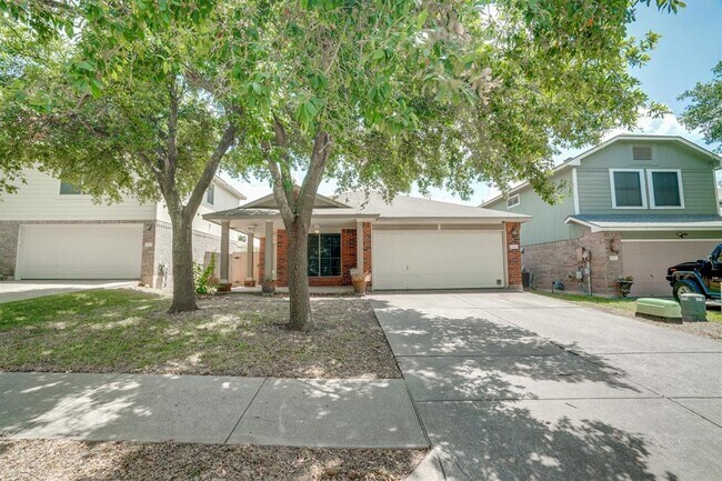 Building Photo - 15212 Sarah's Creek Dr