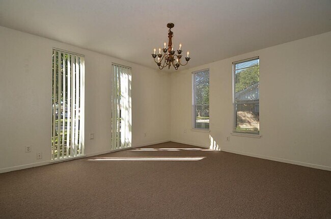 Foto del edificio - 4734 Spellman Rd