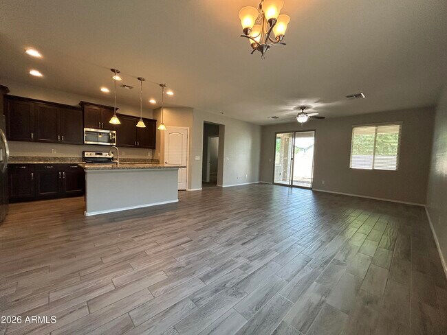 Building Photo - 3030 E Quartz St