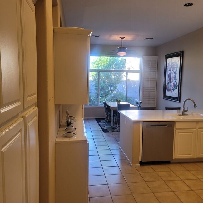 Building Photo - 78702 Platinum Dr