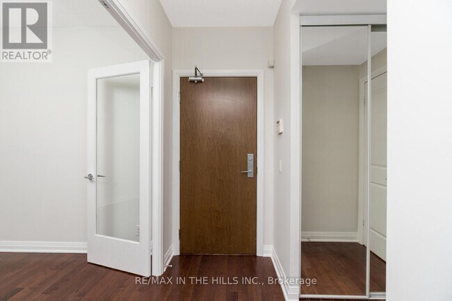 Building Photo - 1055 Southdown Rd