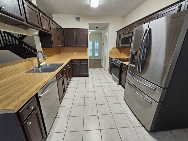 Foto del edificio - 2522 Lakefield Way