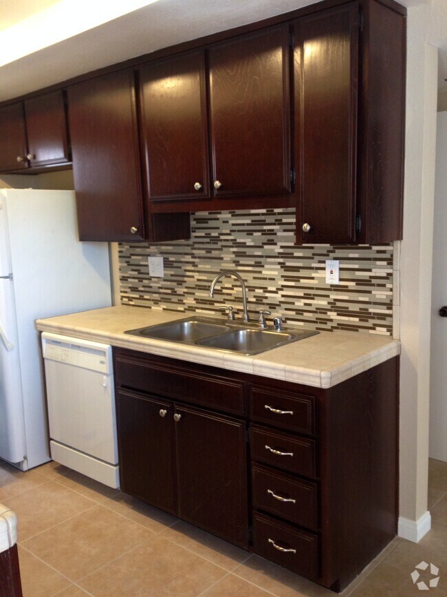 Building Photo - 6560 College Grove Dr