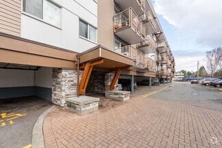 Building Photo - 3220 Quadra St
