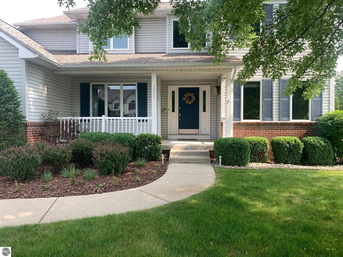 Primary Photo - 1631 Eastpointe Dr