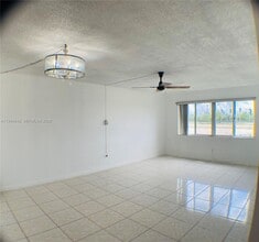 Building Photo - 14830 Naranja Lakes Blvd