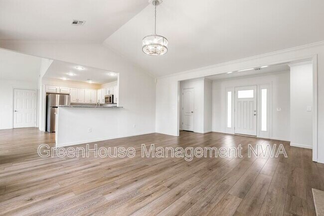 Foto del edificio - 2706 Trails End Dr
