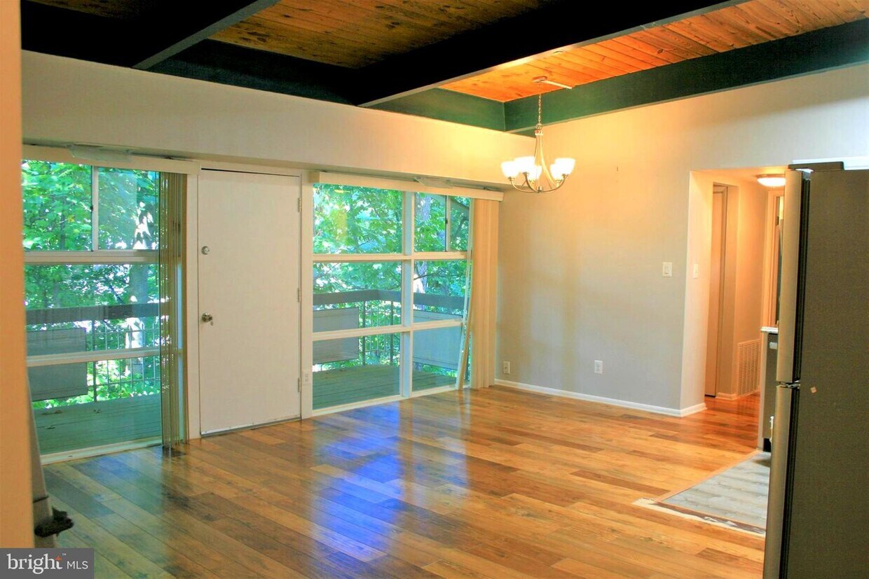 7717 Donnybrook Ct Unit 203, Annandale, VA 22003 Room for Rent in