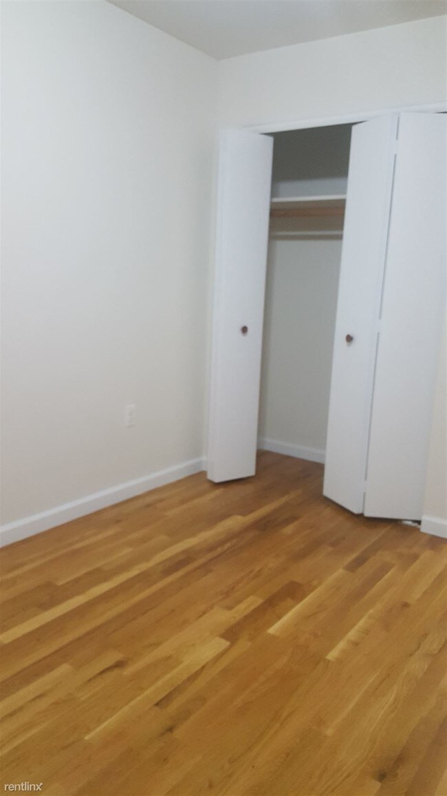 Foto del edificio - 3271 32nd St