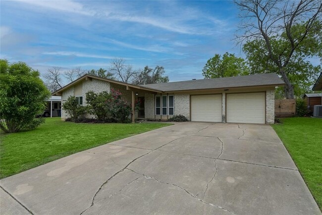 Building Photo - 8104 Parkdale Dr
