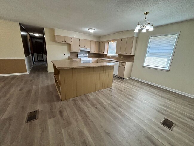 Building Photo - 203 Beth St