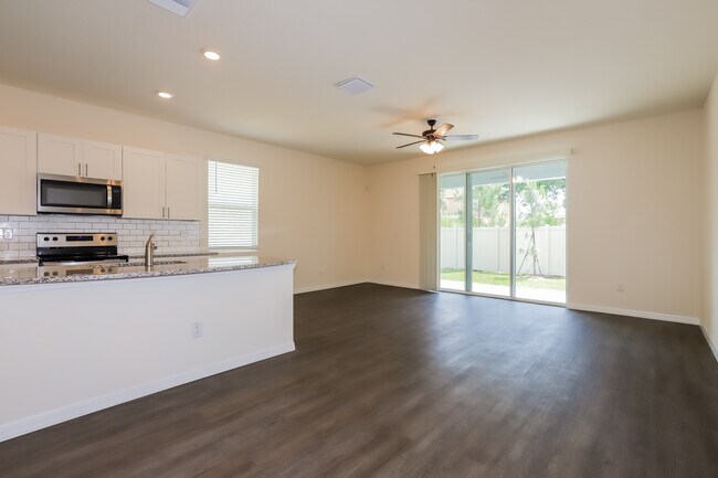 Foto del edificio - 11888 Mountain Retreat Ln, Riverview, FL