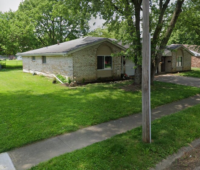 Primary Photo - 43 Teri Dr
