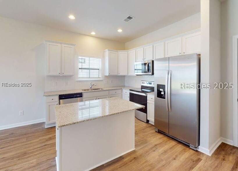 Building Photo - 36 Kelsey Ln