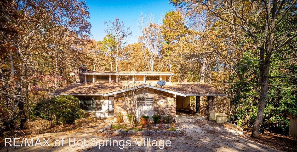 Foto principal - 3 br, 2 bath House - 5 Mos Circle