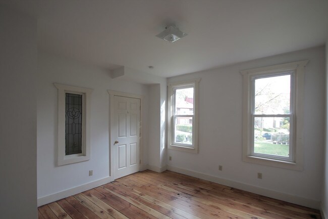 Building Photo - 405 S Trenton Ave