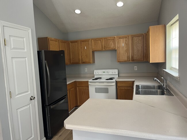 Building Photo - 5513 Stewartby Dr