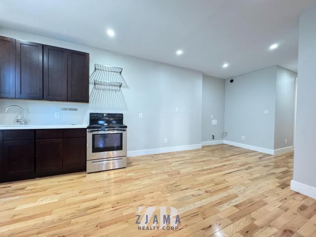 Building Photo - 2 bedroom in BROOKLYN NY 11213