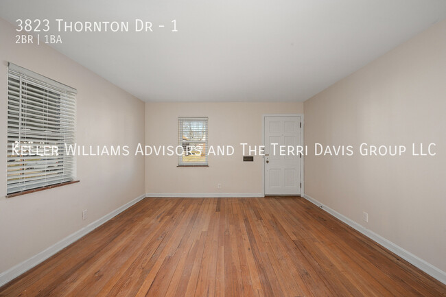 Foto del edificio - 3823 Thornton Dr - 1