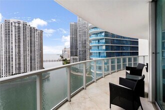 Building Photo - 300 S Biscayne Blvd