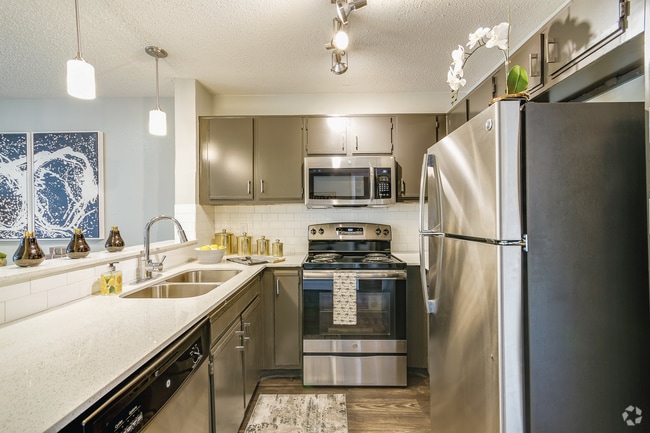 L’Appartement AMERICANA N/S Fooded P/O L'Appartement AMERICANA N/S Fooded P/O