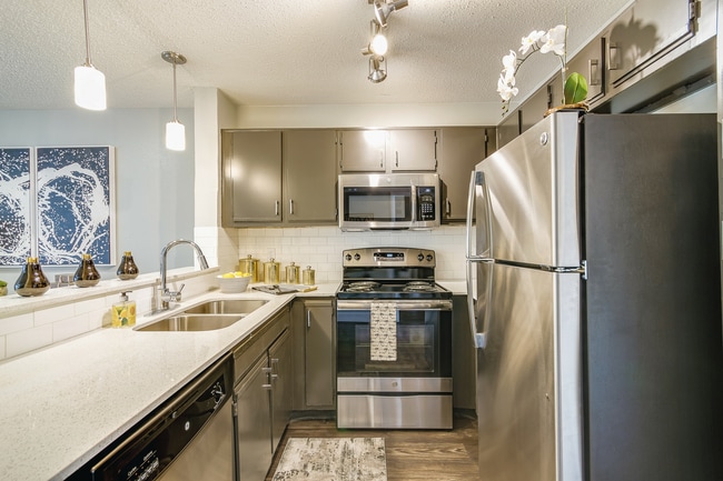 L’Appartement AMERICANA N/S Fooded P/O Americana 2 Bedroom Apartments for Rent - Orlando, FL