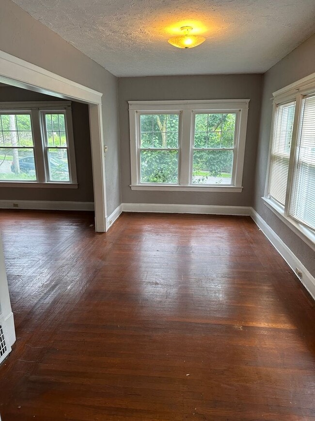 Foto del edificio - 2831 Hampshire Rd