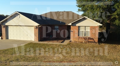 Building Photo - 1650 Appalachian Dr