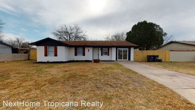 Building Photo - 3 br, 1 bath House - 608 Hub Dr