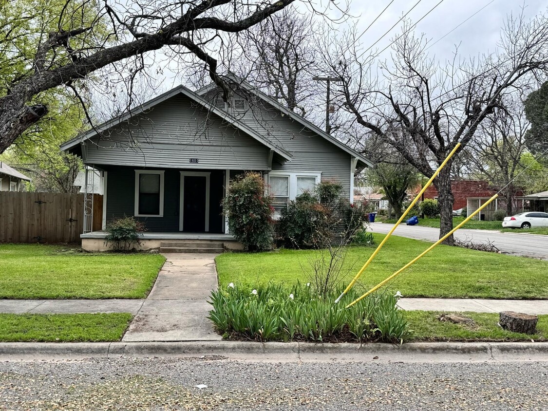 Primary Photo - 1601 Durham Ave