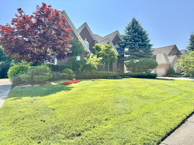 Building Photo - Spacious 4-Bed Colonial in Troy’s Stone Ha...