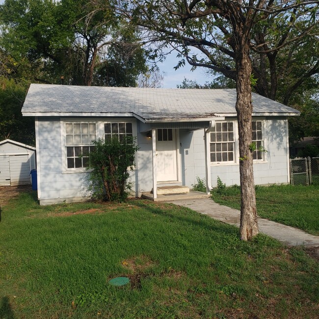 Building Photo - 1200 Fairground St