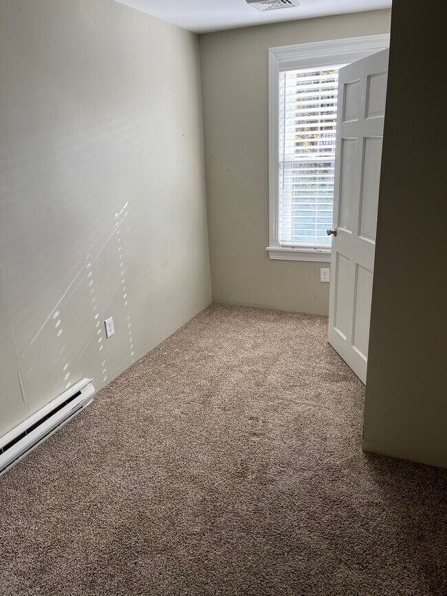 11 Atlantic Ave Unit 2, Amesbury, MA 01913 Apartments in Amesbury