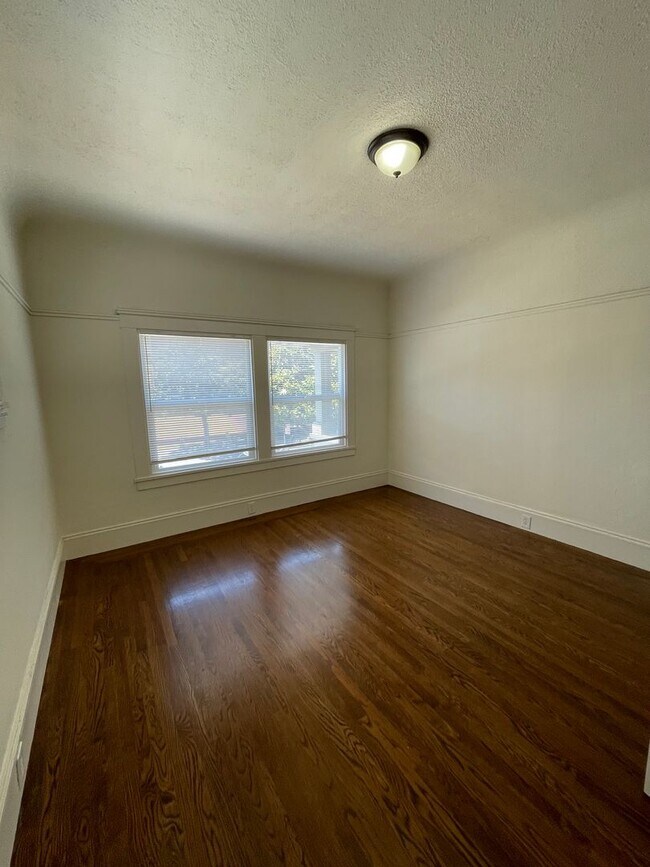 Foto del edificio - 1626-1632 LINDEN ST