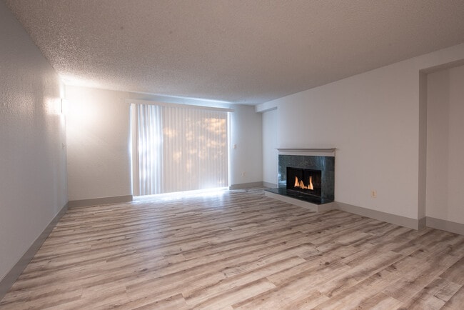 Building Photo - Parkridge Townhomes