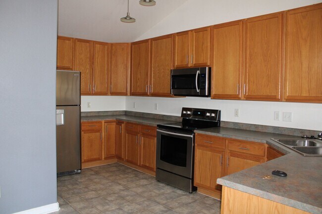 Foto del edificio - Beautiful 2-Bedroom Townhome in Pinnacle at T-Bone Ranch
