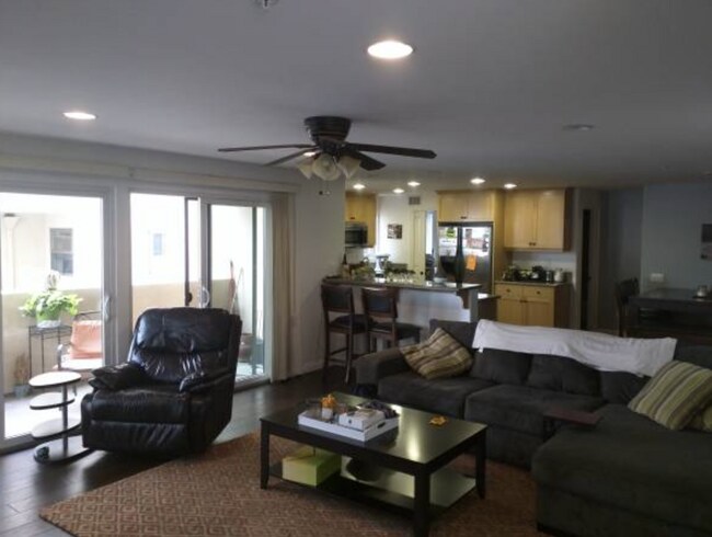 Building Photo - $5,700- 2 Bedroom + Office / 3 Bath GORGEOUS-Bayview Town Home