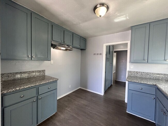 Foto del edificio - 1434 W 145th St