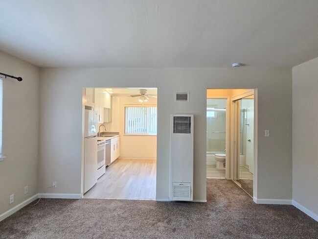 Building Photo - 3579 Agate Dr