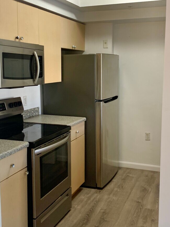 Foto del edificio - 1235 Reserve Way