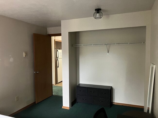 Foto del edificio - 2120 NE 54th St