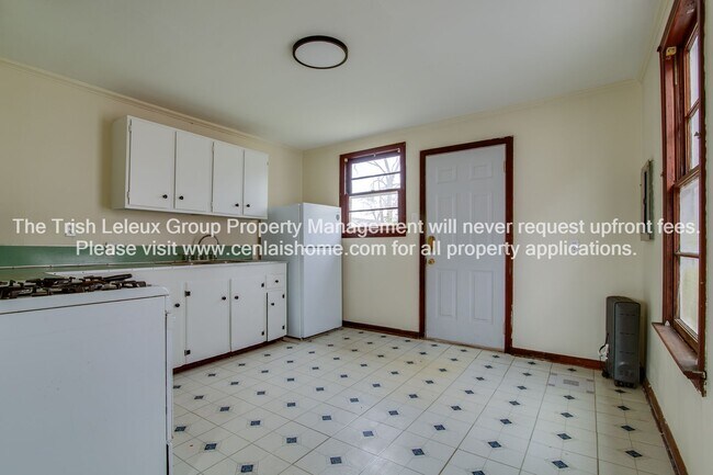 Foto del edificio - Near Downdown Pineville large 2/1 freshly painted.