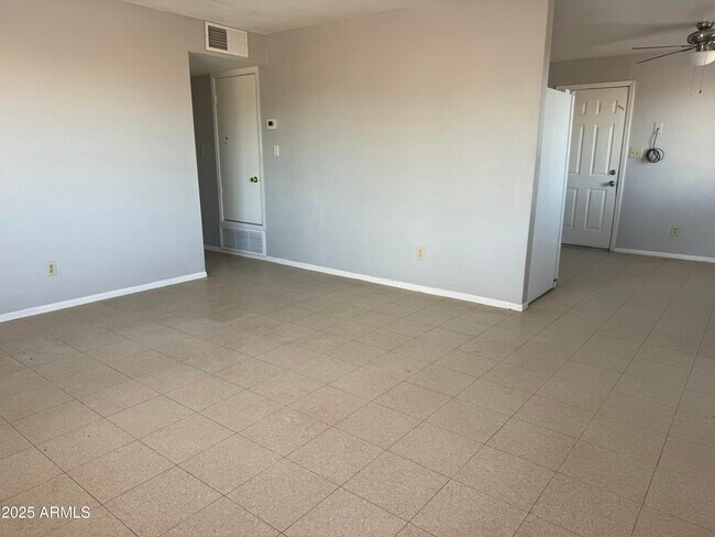 Foto del edificio - 501 W 14th St