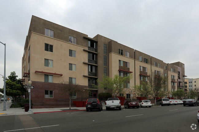 Foto del edificio - City Heights Senior Apartments